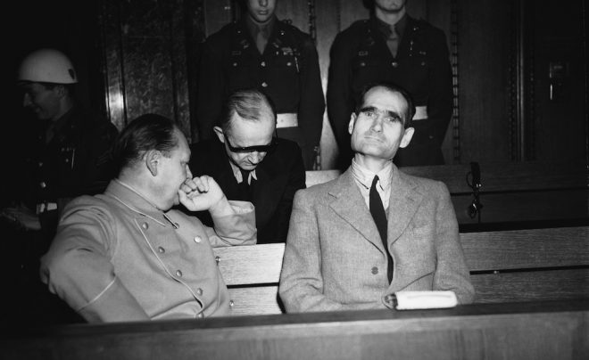 Segretario del partito nazista fino al 1941, colpevole di cospirazione per commettere crimini contro la pace e per avere pianificato guerre, condannato all’ergastolo (era prigioniero degli Alleati dal 1941). (Hulton Archive/Getty Images)